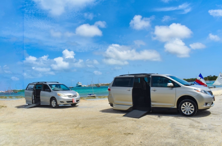 accessible-tours-vans-beach-display