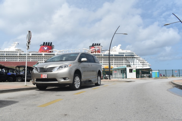 luxury-van-cruiseport-cruiseship-view